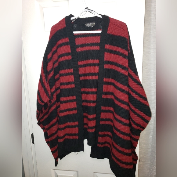 💥Sale💥Red & Black Sleeveless Oversized Forever 21 Knit Sweater - Picture 5 of 5